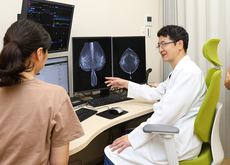 乳腺専門医による丁寧な診察・治療